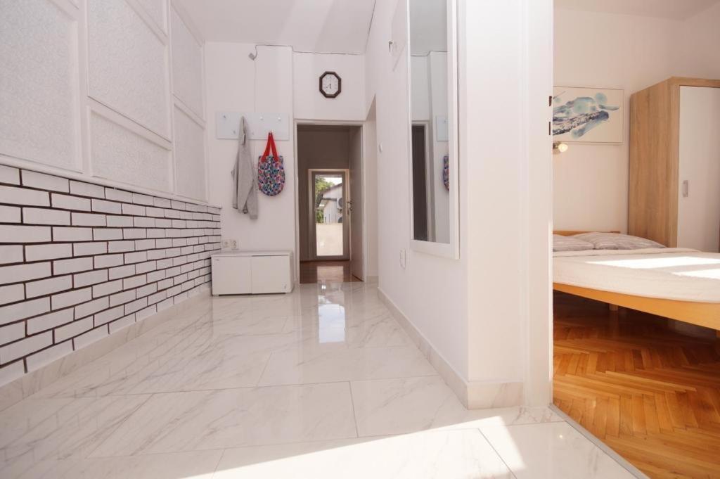 Apartment Deni พูลา ภายนอก รูปภาพ
