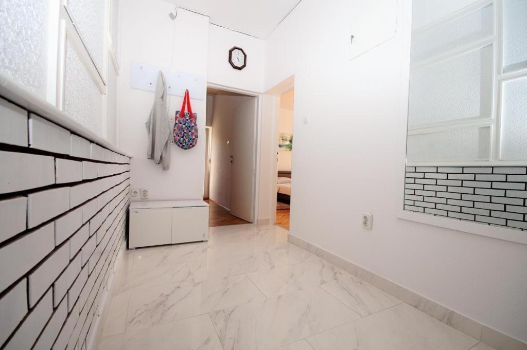 Apartment Deni พูลา ภายนอก รูปภาพ