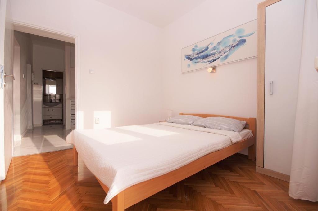 Apartment Deni พูลา ภายนอก รูปภาพ