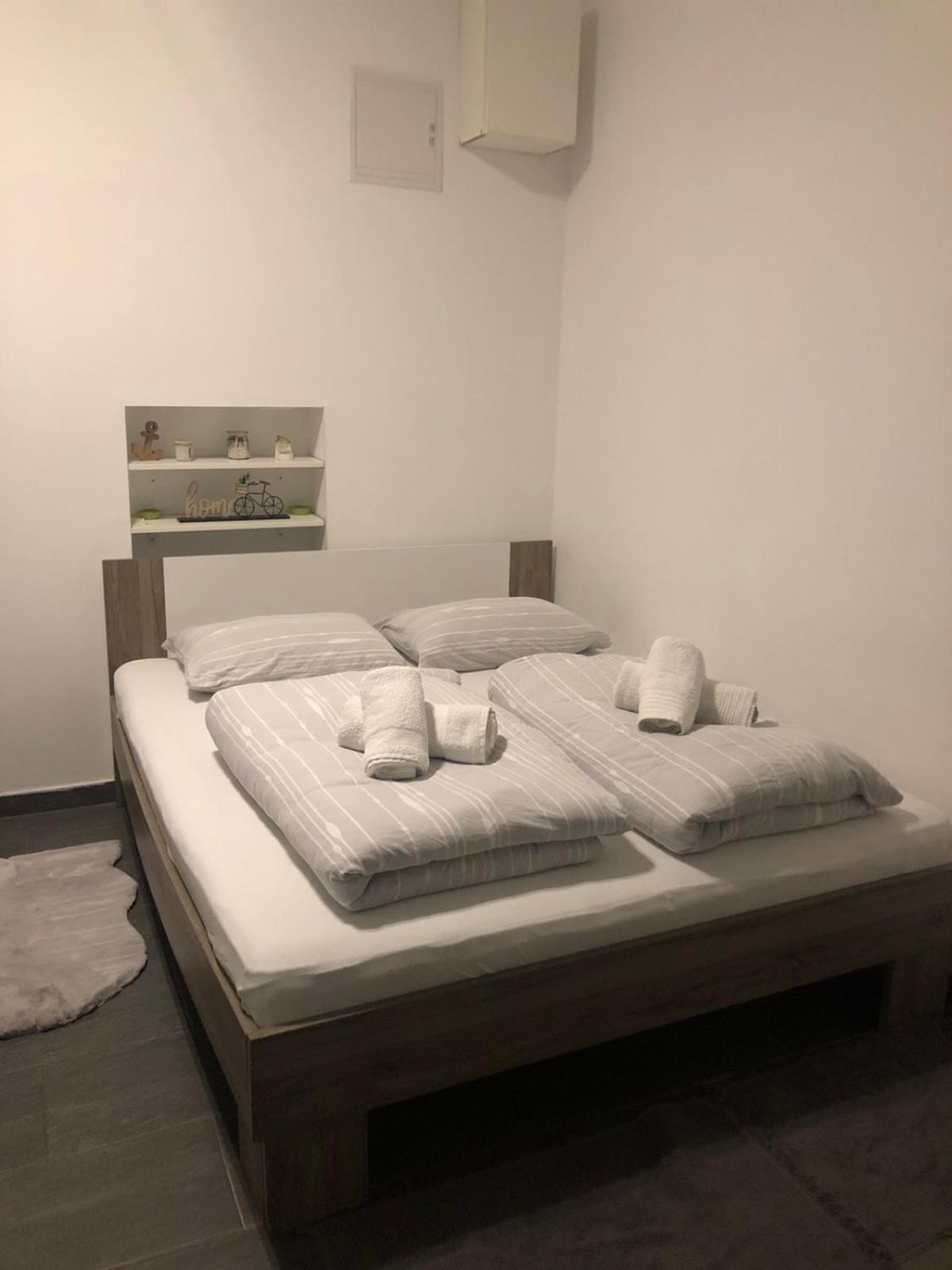 Apartment Deni พูลา ห้อง รูปภาพ