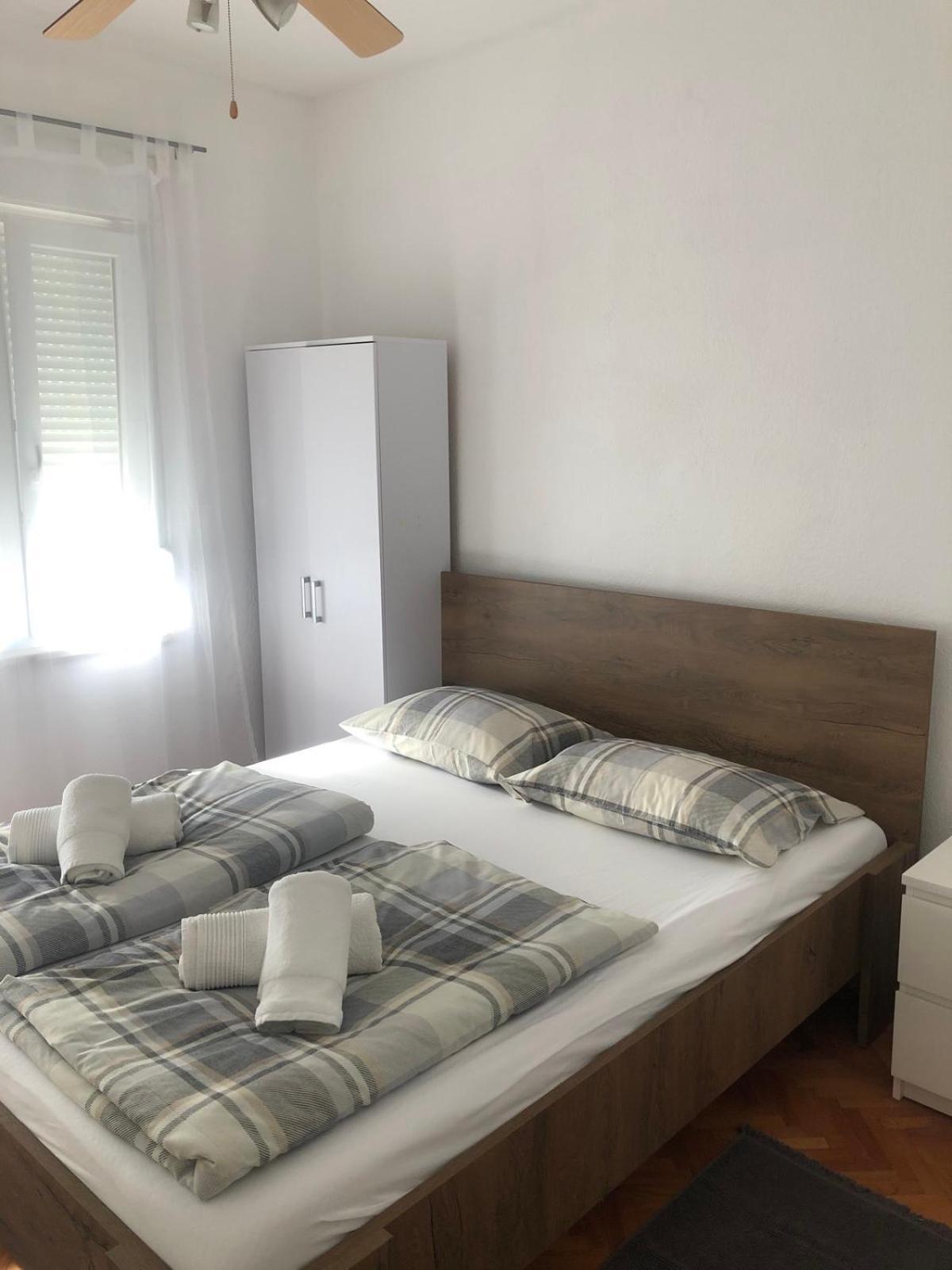 Apartment Deni พูลา ห้อง รูปภาพ