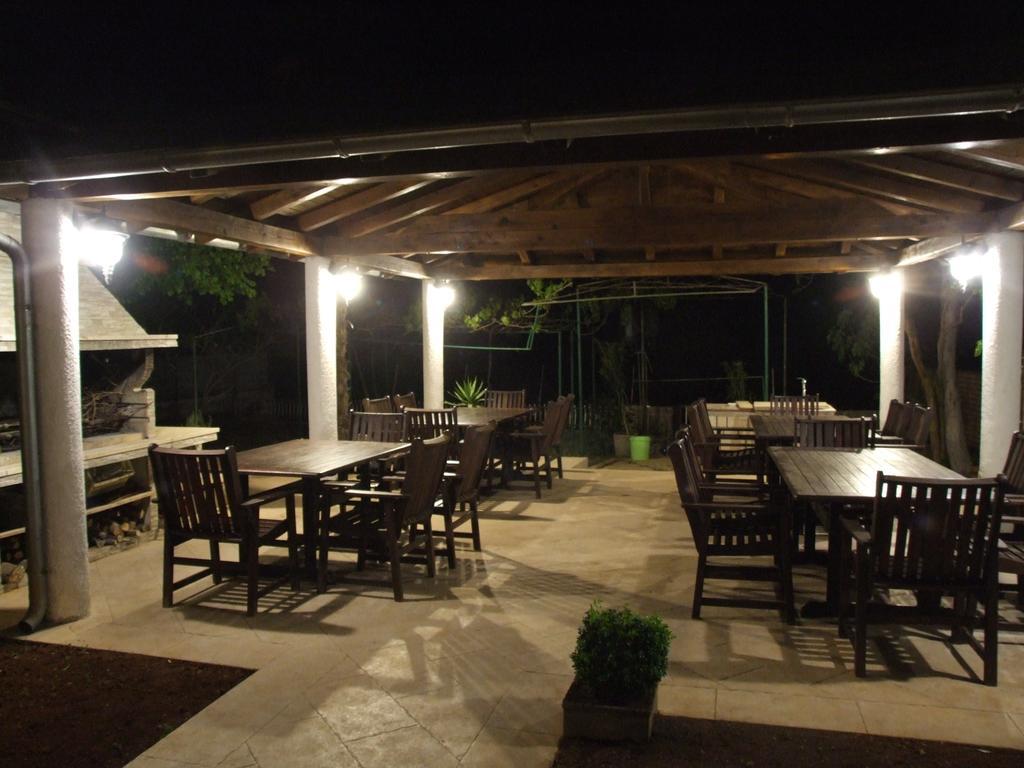 Apartment Deni พูลา ภายนอก รูปภาพ