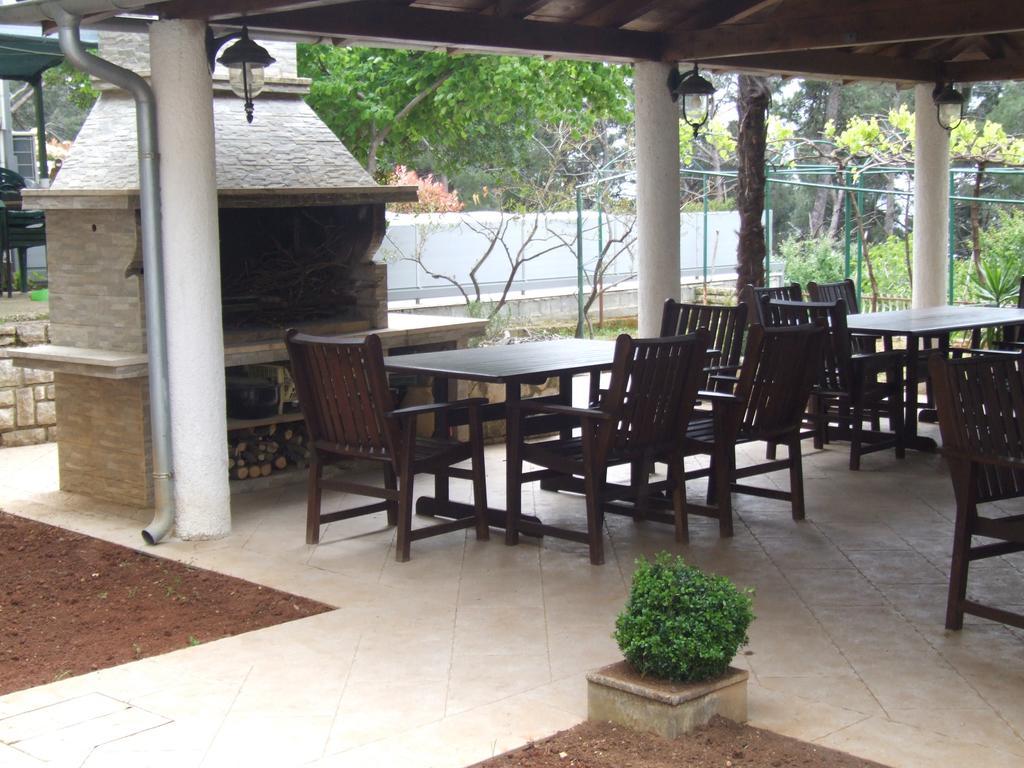 Apartment Deni พูลา ภายนอก รูปภาพ