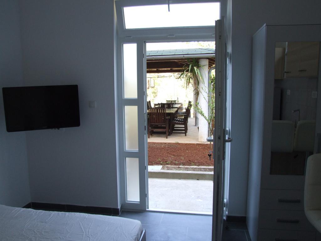 Apartment Deni พูลา ภายนอก รูปภาพ